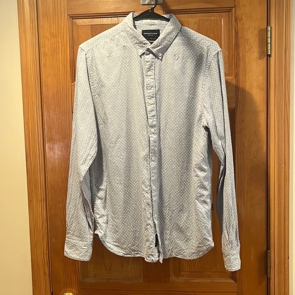 Denim & flower long sleeve button down shirt size medium. - Picture 1 of 3